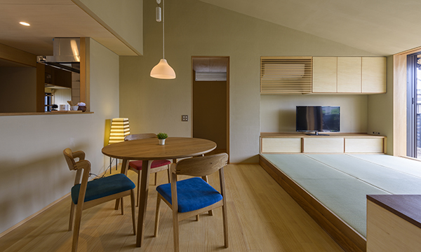 雨やどりの Flat house