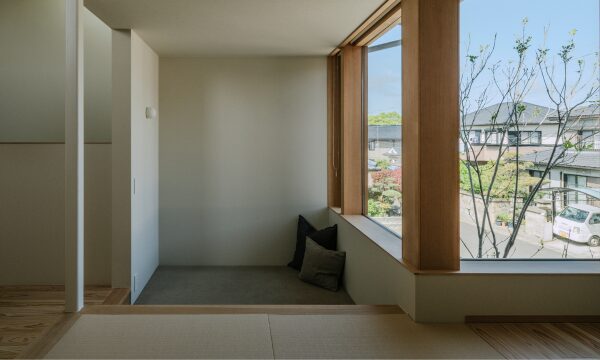 30坪の敷地でのびやかに暮らす